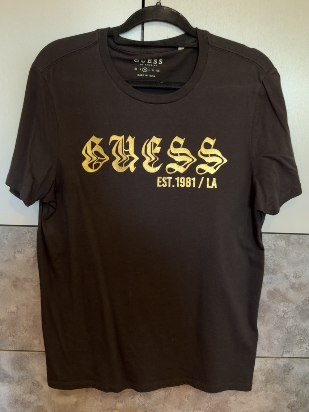 Guess t-shirt